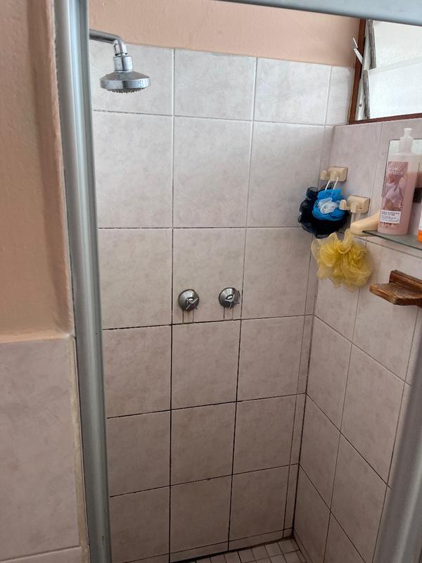 2 Bedroom Property for Sale in Amanzimtoti KwaZulu-Natal