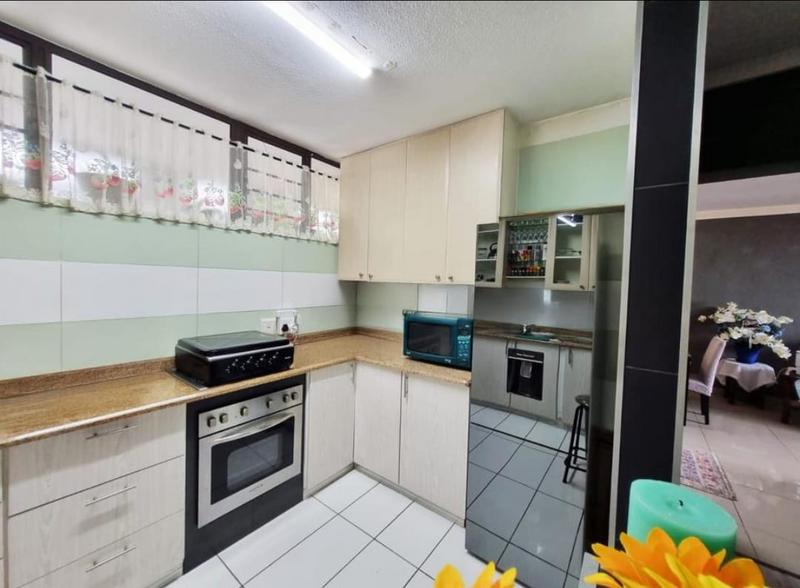2 Bedroom Property for Sale in Amanzimtoti KwaZulu-Natal