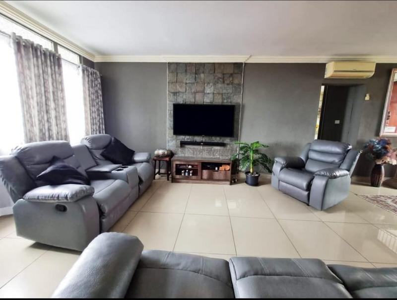 2 Bedroom Property for Sale in Amanzimtoti KwaZulu-Natal