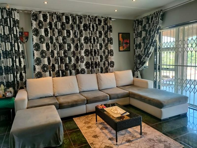 5 Bedroom Property for Sale in Shallcross KwaZulu-Natal