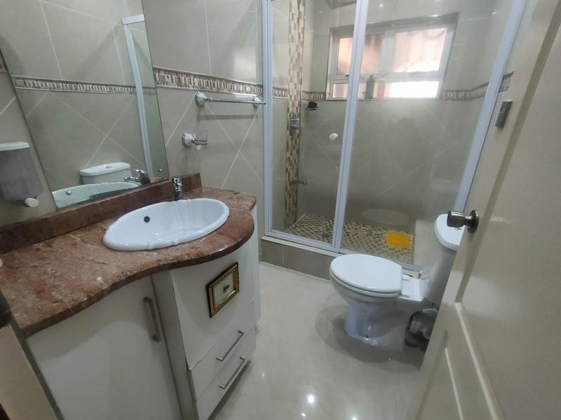 5 Bedroom Property for Sale in Shallcross KwaZulu-Natal