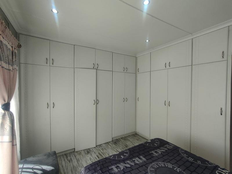 5 Bedroom Property for Sale in Shallcross KwaZulu-Natal