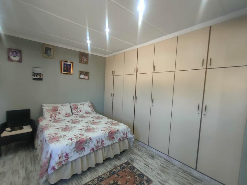5 Bedroom Property for Sale in Shallcross KwaZulu-Natal