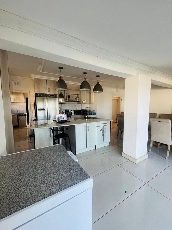 5 Bedroom Property for Sale in Uvongo KwaZulu-Natal