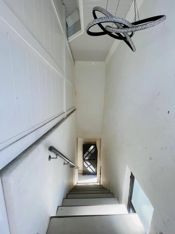 5 Bedroom Property for Sale in Uvongo KwaZulu-Natal