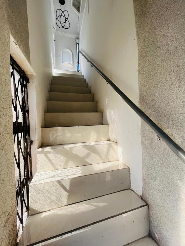 5 Bedroom Property for Sale in Uvongo KwaZulu-Natal