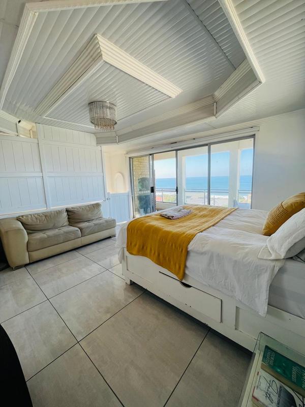 5 Bedroom Property for Sale in Uvongo KwaZulu-Natal