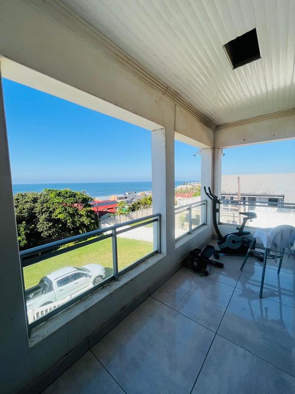 5 Bedroom Property for Sale in Uvongo KwaZulu-Natal