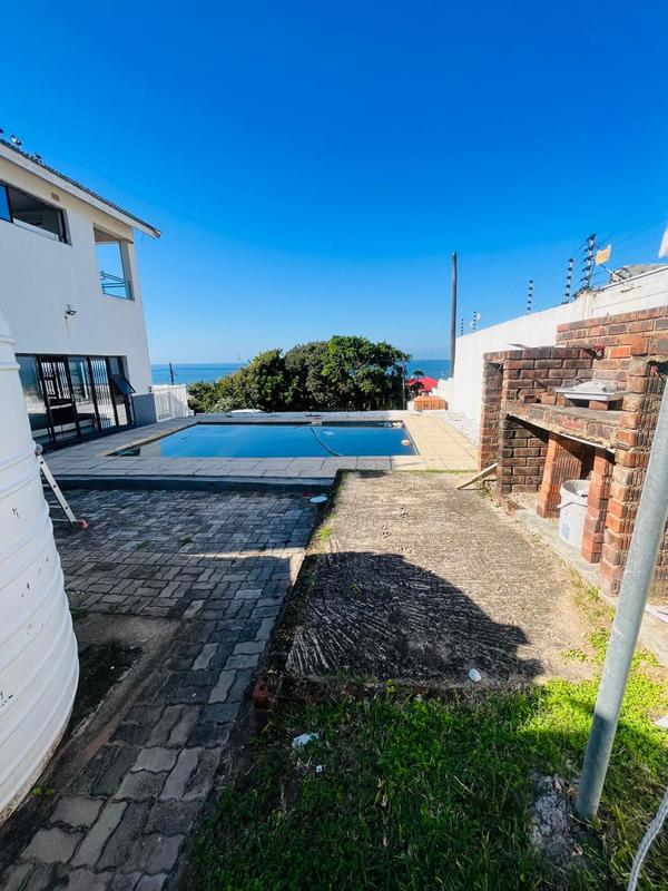 5 Bedroom Property for Sale in Uvongo KwaZulu-Natal