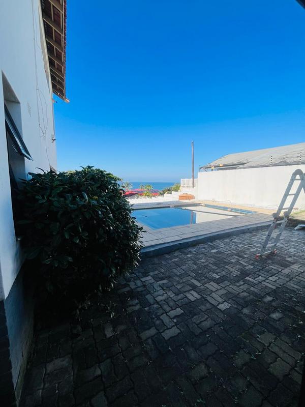 5 Bedroom Property for Sale in Uvongo KwaZulu-Natal