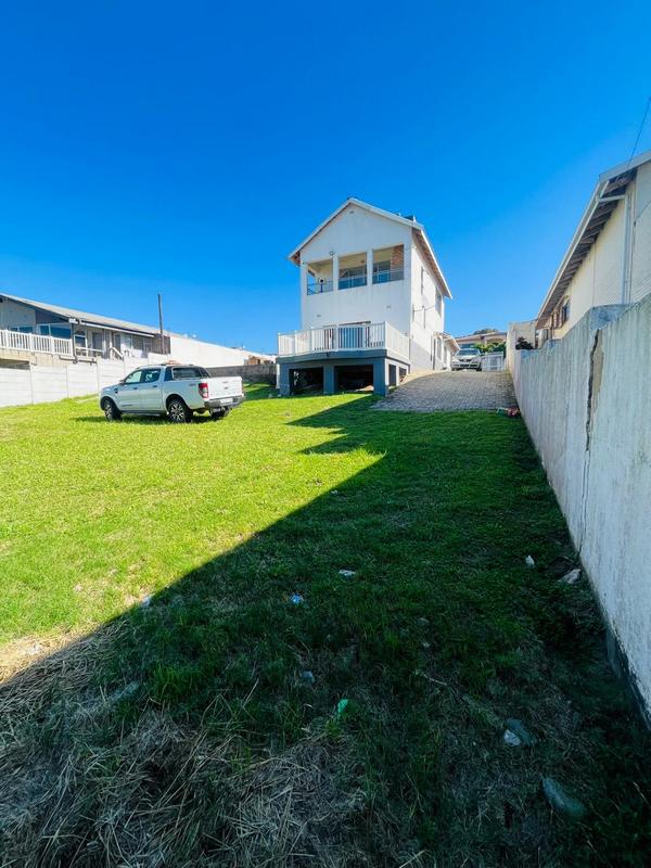 5 Bedroom Property for Sale in Uvongo KwaZulu-Natal