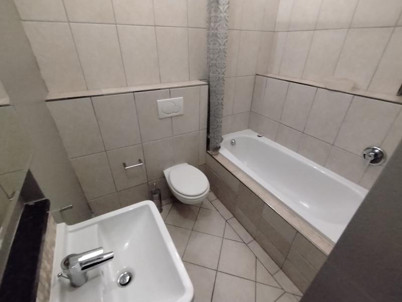 To Let 2 Bedroom Property for Rent in New Town Centre KwaZulu-Natal