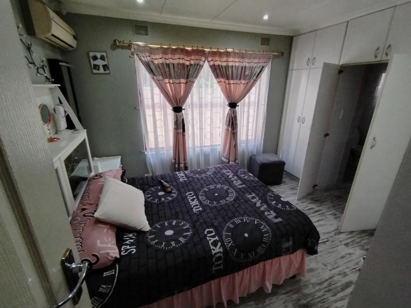 5 Bedroom Property for Sale in Buffels Bosch KwaZulu-Natal