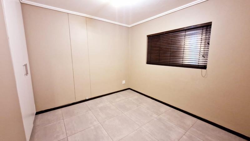 2 Bedroom Property for Sale in Sherwood KwaZulu-Natal