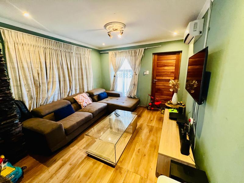 3 Bedroom Property for Sale in Ntuzuma KwaZulu-Natal