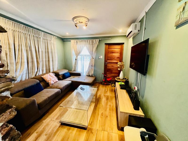 3 Bedroom Property for Sale in Ntuzuma KwaZulu-Natal
