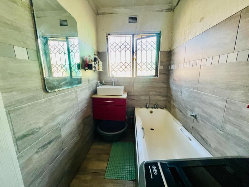 3 Bedroom Property for Sale in Ntuzuma KwaZulu-Natal