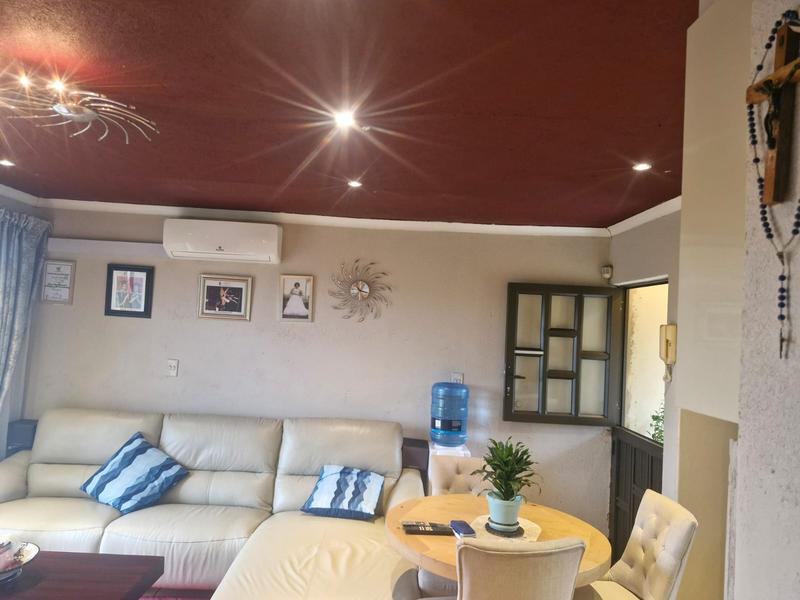 2 Bedroom Property for Sale in Bellair KwaZulu-Natal