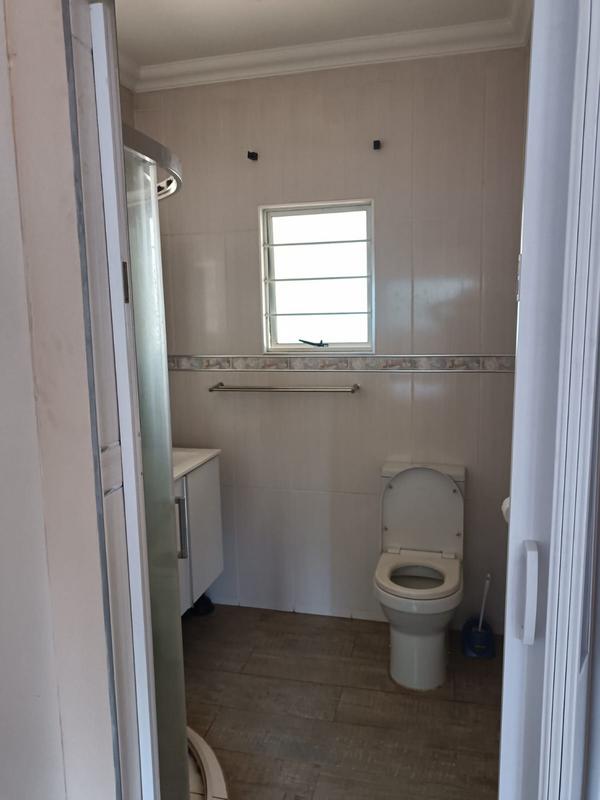 To Let 1 Bedroom Property for Rent in Richem KwaZulu-Natal