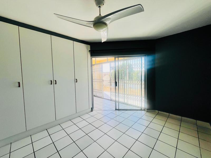 3 Bedroom Property for Sale in St Michaels On Sea KwaZulu-Natal