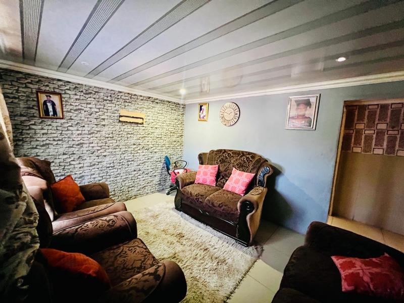 2 Bedroom Property for Sale in Ntuzuma KwaZulu-Natal