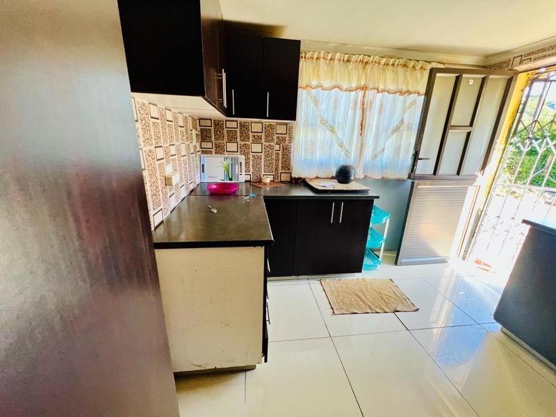 2 Bedroom Property for Sale in Ntuzuma KwaZulu-Natal