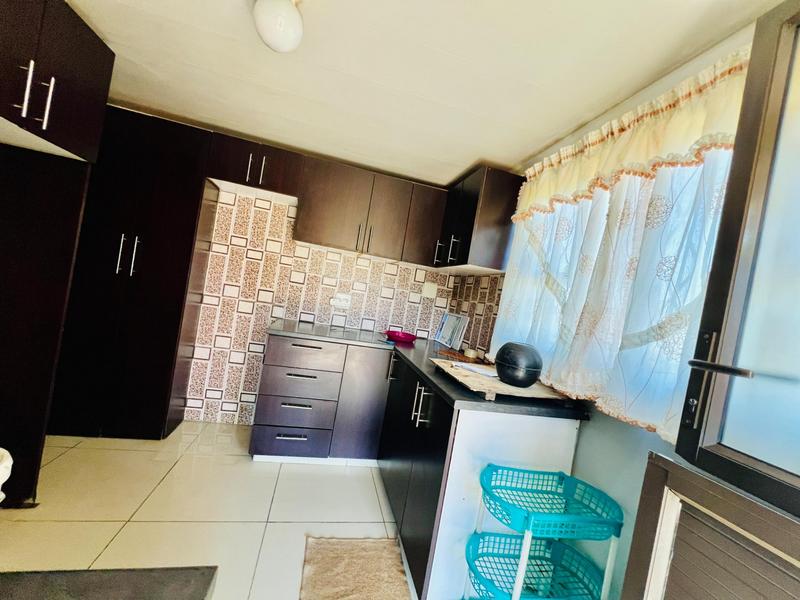 2 Bedroom Property for Sale in Ntuzuma KwaZulu-Natal