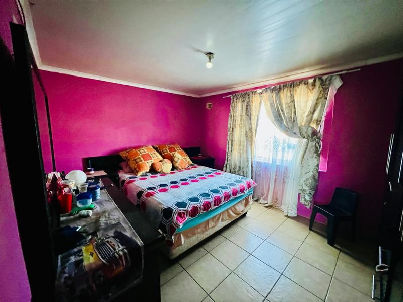 2 Bedroom Property for Sale in Ntuzuma KwaZulu-Natal