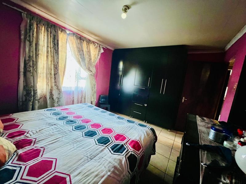 2 Bedroom Property for Sale in Ntuzuma KwaZulu-Natal