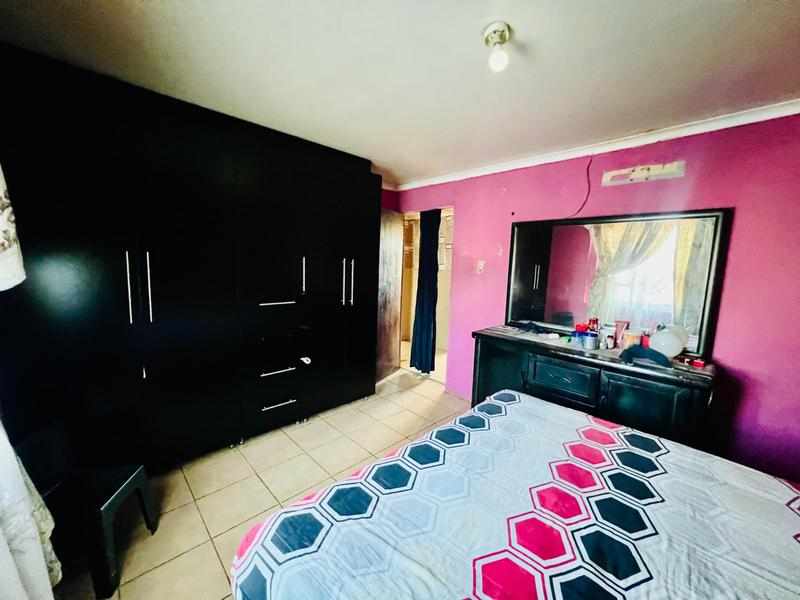 2 Bedroom Property for Sale in Ntuzuma KwaZulu-Natal