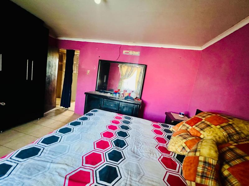 2 Bedroom Property for Sale in Ntuzuma KwaZulu-Natal