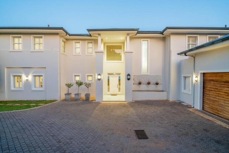 To Let 5 Bedroom Property for Rent in Umhlanga Rocks KwaZulu-Natal