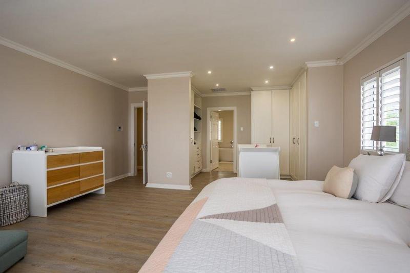 To Let 5 Bedroom Property for Rent in Umhlanga Rocks KwaZulu-Natal