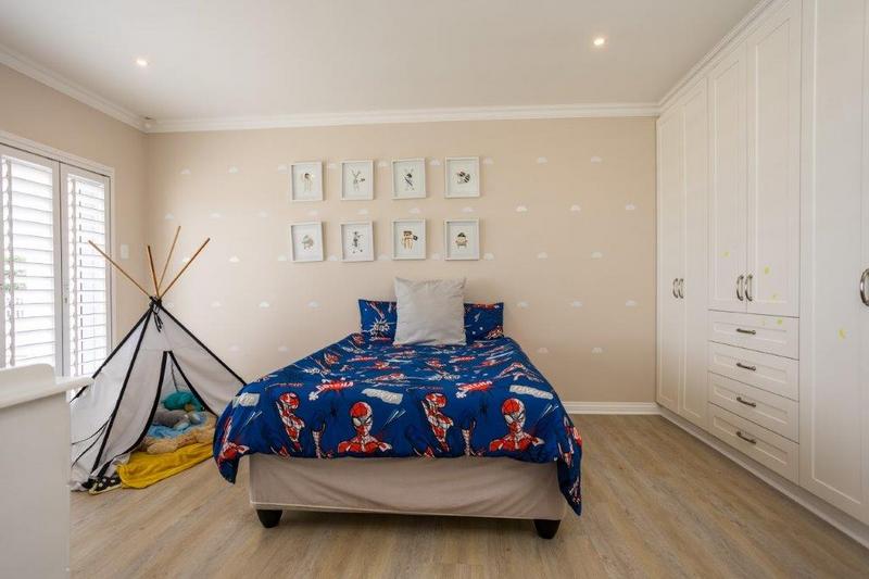 To Let 5 Bedroom Property for Rent in Umhlanga Rocks KwaZulu-Natal