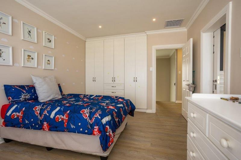 To Let 5 Bedroom Property for Rent in Umhlanga Rocks KwaZulu-Natal