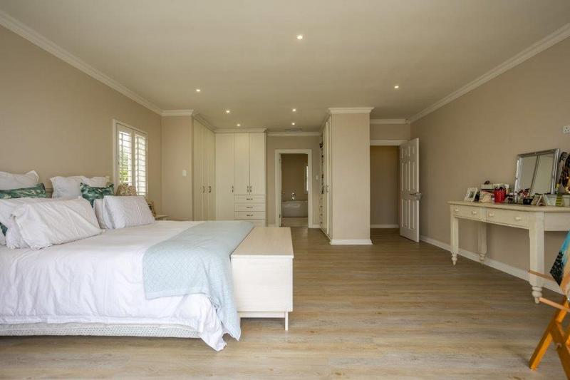 To Let 5 Bedroom Property for Rent in Umhlanga Rocks KwaZulu-Natal