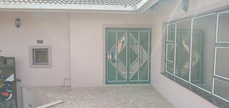 3 Bedroom Property for Sale in Montclair KwaZulu-Natal