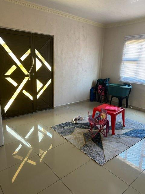 To Let 4 Bedroom Property for Rent in Vryheid KwaZulu-Natal