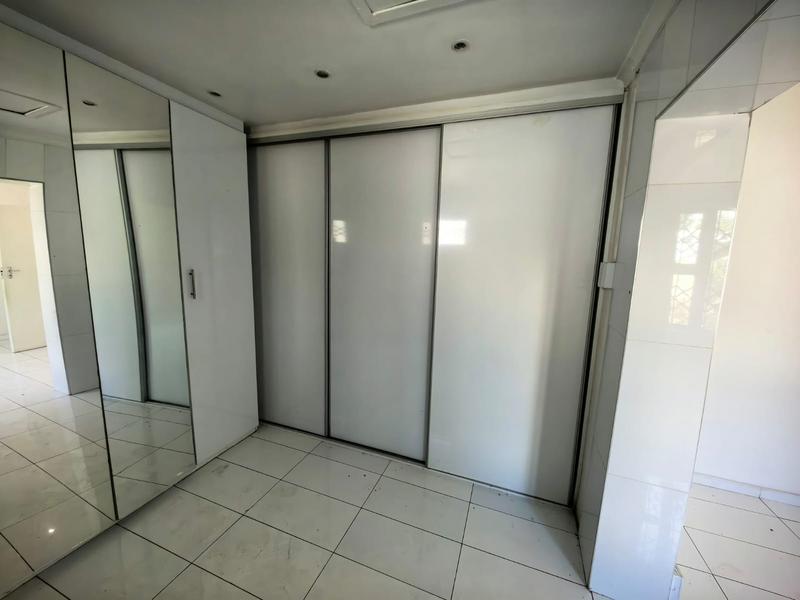 To Let 1 Bedroom Property for Rent in Kwamashu KwaZulu-Natal