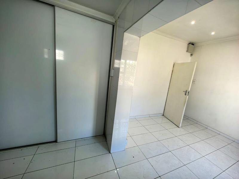 To Let 1 Bedroom Property for Rent in Kwamashu KwaZulu-Natal
