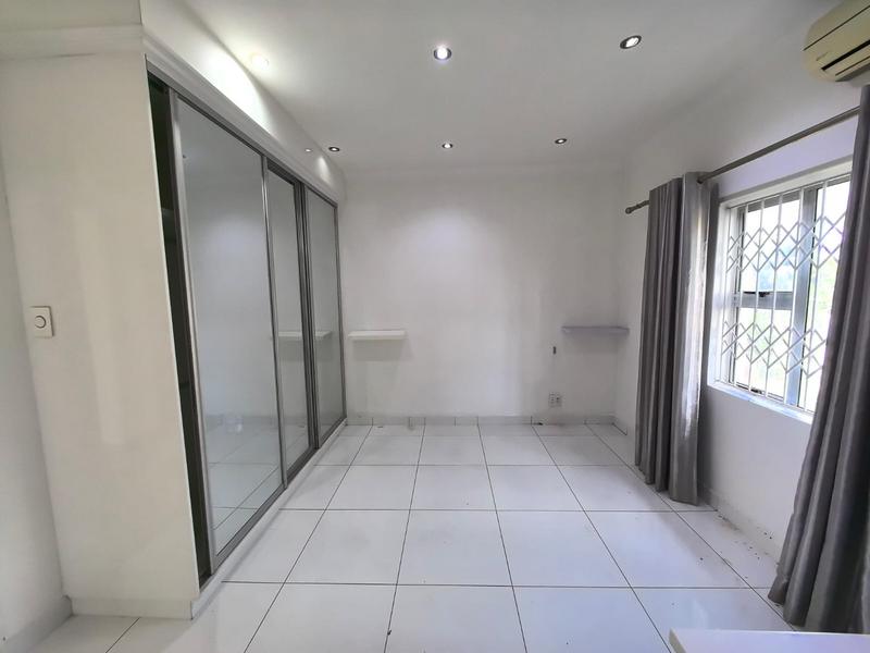 To Let 2 Bedroom Property for Rent in Kwamashu KwaZulu-Natal