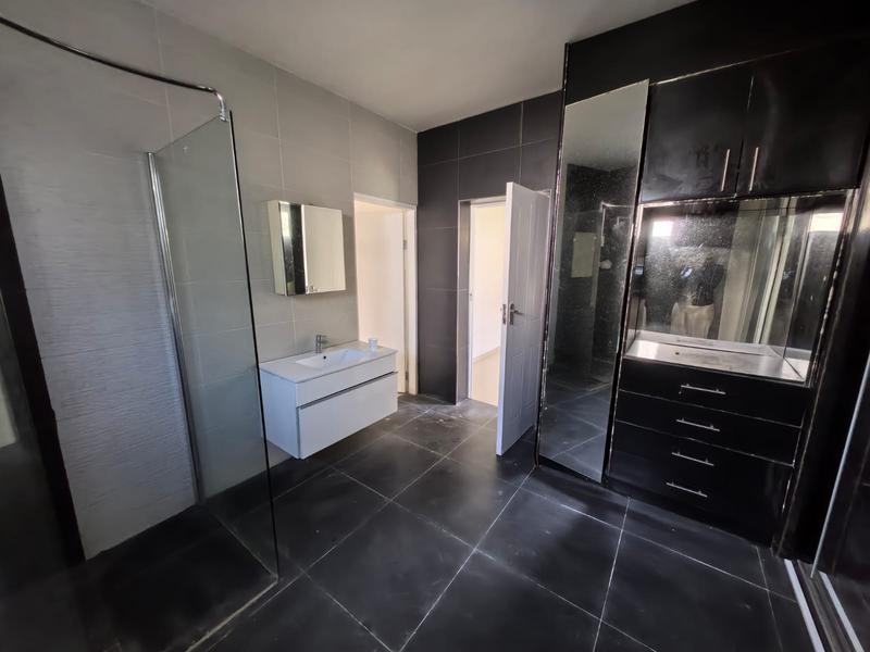 To Let 1 Bedroom Property for Rent in Kwamashu KwaZulu-Natal