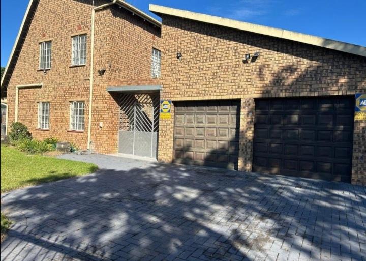 5 Bedroom Property for Sale in Meer En See KwaZulu-Natal