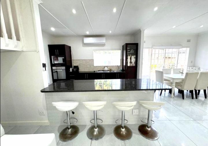 5 Bedroom Property for Sale in Meer En See KwaZulu-Natal