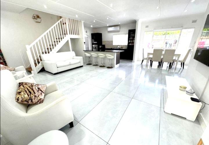 5 Bedroom Property for Sale in Meer En See KwaZulu-Natal