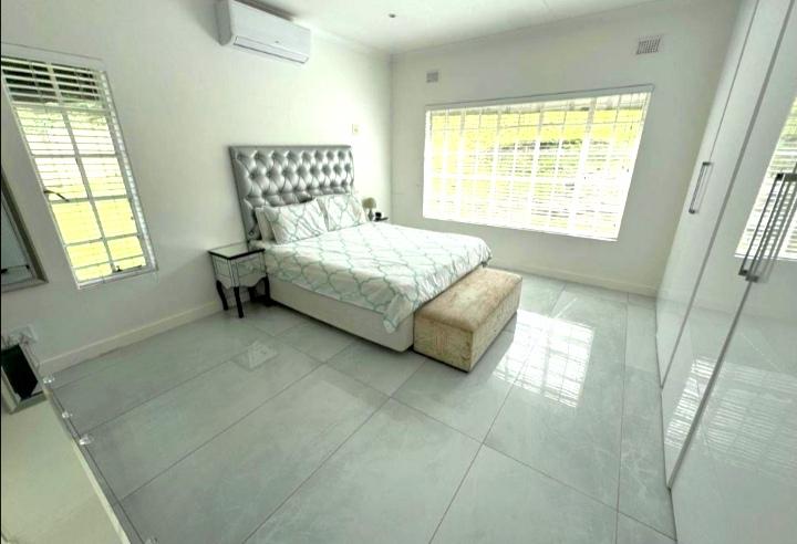 5 Bedroom Property for Sale in Meer En See KwaZulu-Natal