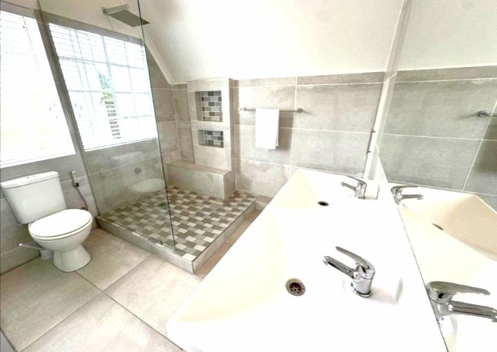 5 Bedroom Property for Sale in Meer En See KwaZulu-Natal