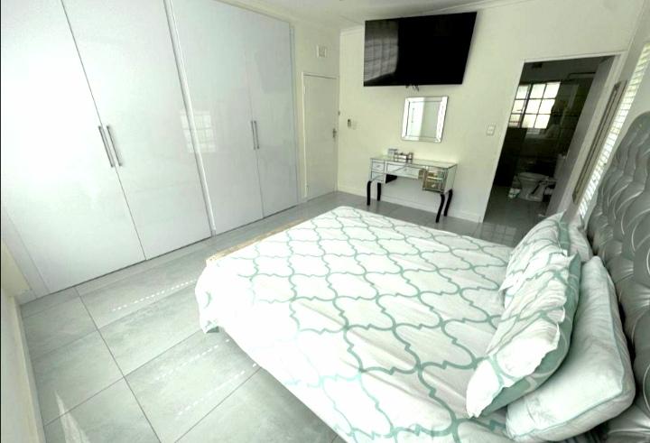 5 Bedroom Property for Sale in Meer En See KwaZulu-Natal