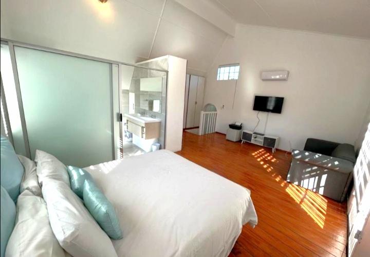 5 Bedroom Property for Sale in Meer En See KwaZulu-Natal