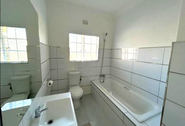 5 Bedroom Property for Sale in Meer En See KwaZulu-Natal